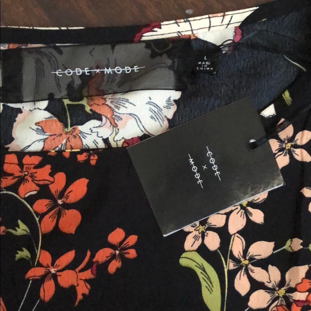 Code X Mode Ruffle Floral Top - Picture 7 of 7